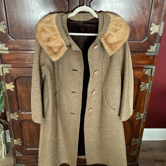 Maurice Reg. Original vintage lined wool coat with fur collar 🧥  1960’s tweed - Picture 1 of 12